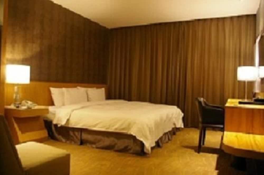 雲富大飯店 Hotel Cloud-Zhongshan Тайпей Екстериор снимка