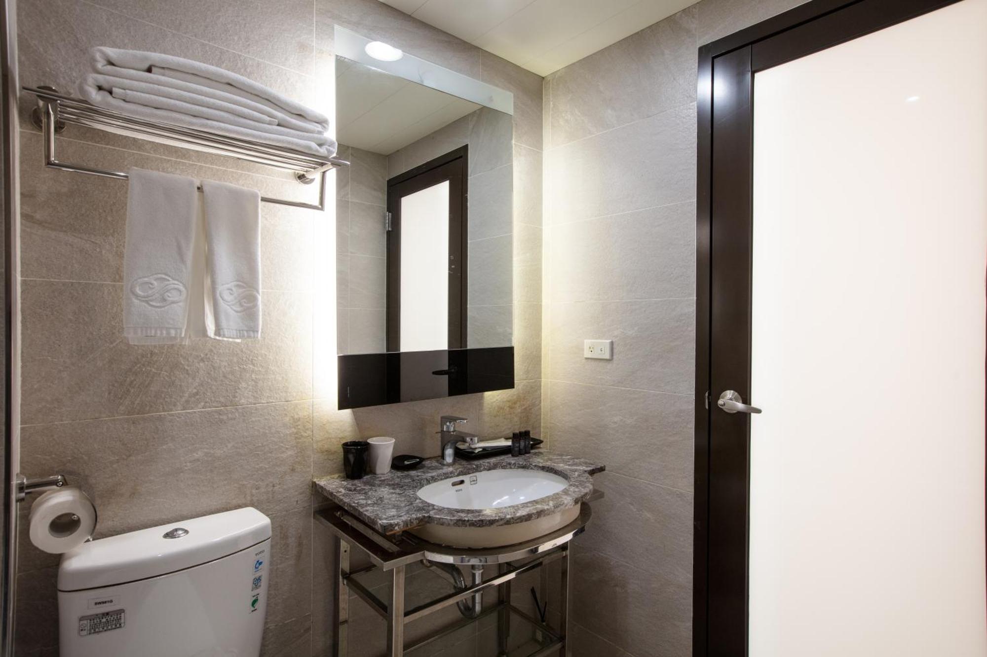 雲富大飯店 Hotel Cloud-Zhongshan Тайпей Екстериор снимка